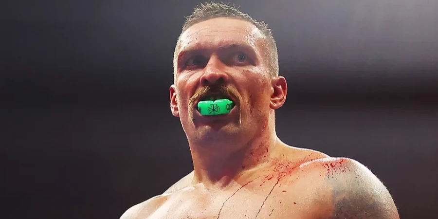 Александр Усик отверг предложение сразиться с легендой UFC
