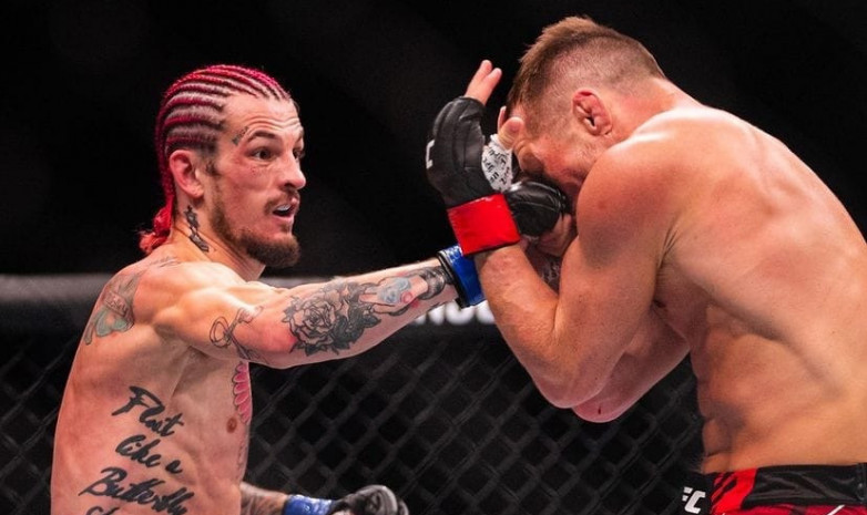 Судейские карточки с боя Петра Яна на UFC 280