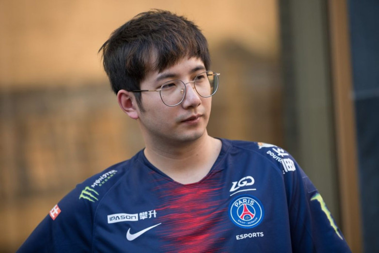 Fy, Ori, 天命 и LaNm покинули Azure Ray
