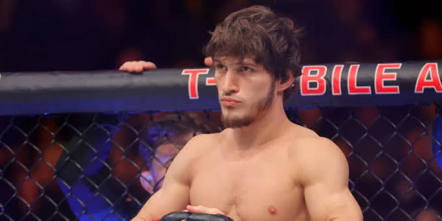 Боец UFC предупредил Евлоева перед боем с Волкановски