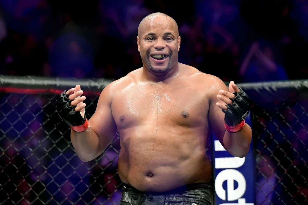 Кормье: Макгрегор Ақ үйдегі UFC-де шықпаса, мансабы бітті деуге болады