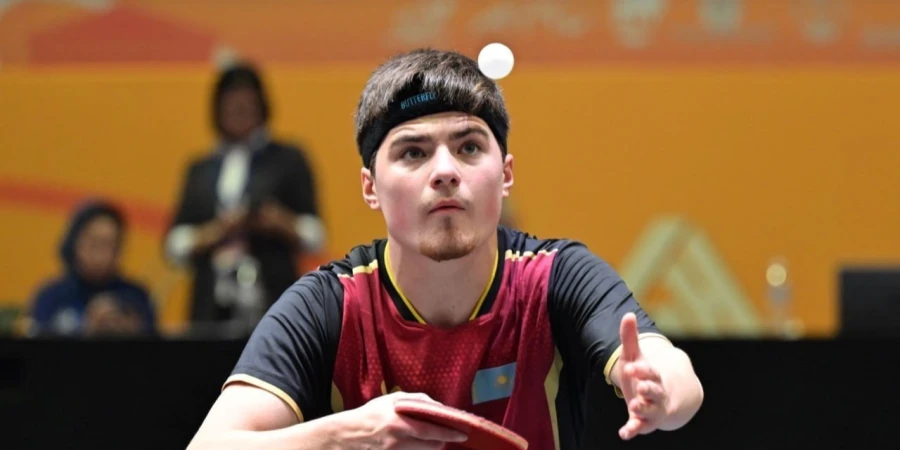 Казахстанский теннисист прошел в полуфинал, обыграв чемпиона мира