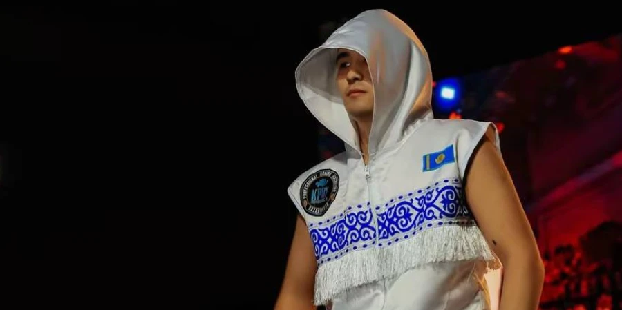 Казахстанский боксер оказался среди сильнейших в рейтинге BoxRec