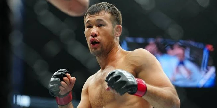Врач Рахмонова раскрыл сроки возвращения казахстанца в UFC