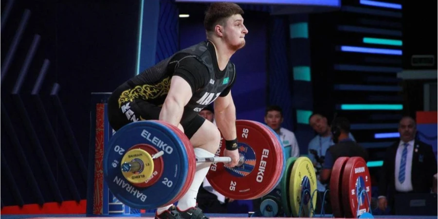 Чемпион Мира из Казахстана оказался в тяжелой ситуации из-за новшеств IWF