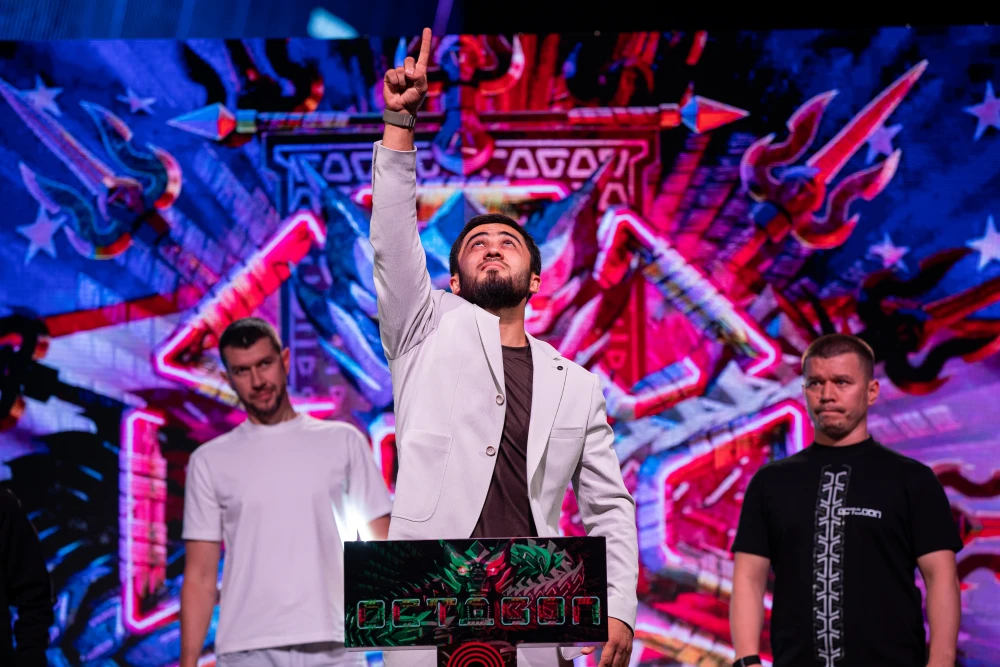 Сумасшедшая заруба на OCTAGON 91 закончилась победой узбекского бойца