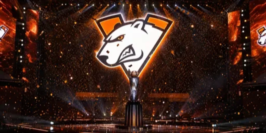 Virtus.pro обыграла ARCRED в финале CIS LAN #5