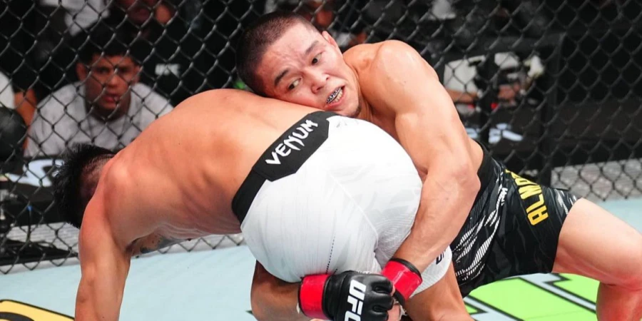 Файтер UFC из Казахстана подписан другой лигой