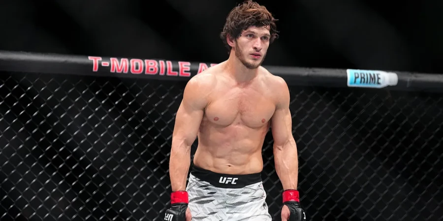 Титульный бой Евлоев - Волкановски может возглавить турнир UFC в Абу-Даби