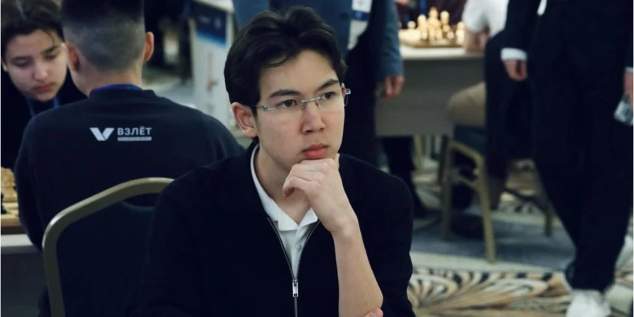 Казахстанский шахматист стал призером чемпионата мира ФИДЕ