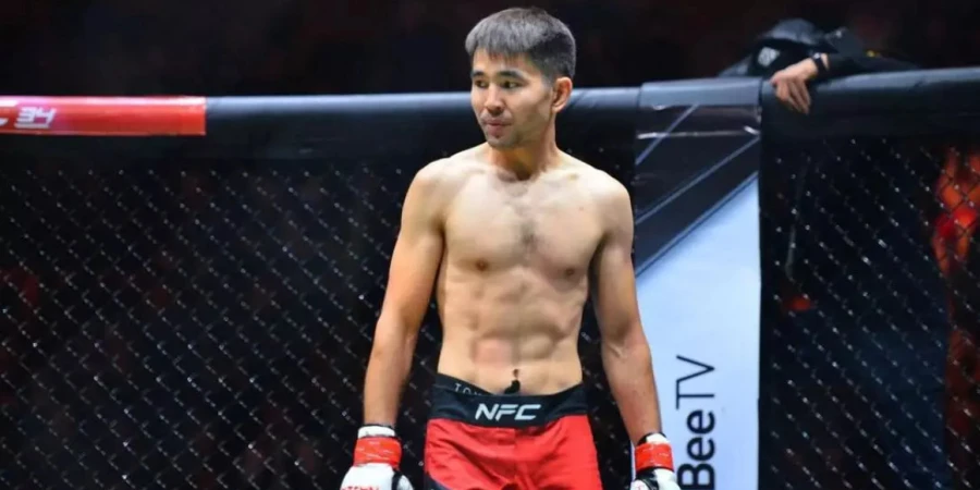 Арман Ашимов одержал громкую победу над экс-бойцом UFC