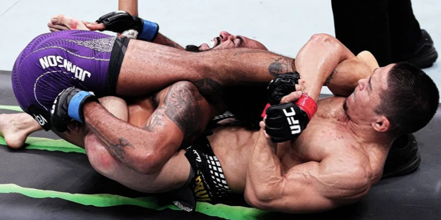 Асу Алмабаев сделал еще один шаг к титулу UFC