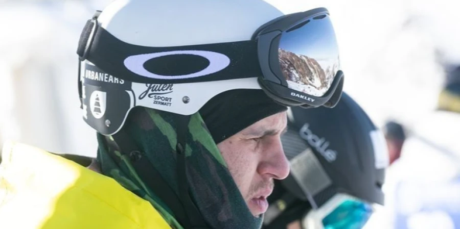 Казахстанский могулист Колмаков успешно стартовал на чемпионате мира