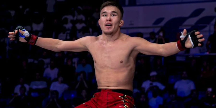 Нурланбек на первой минуте финишировал соперника на OCTAGON 88
