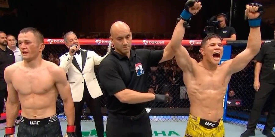 Судьи единогласно отдали победу на турнире UFC сопернику казахстанца
