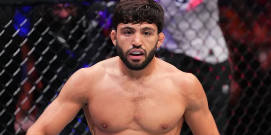 Бұрынғы UFC чемпионы Арман Царукянды белдесуге шақырды