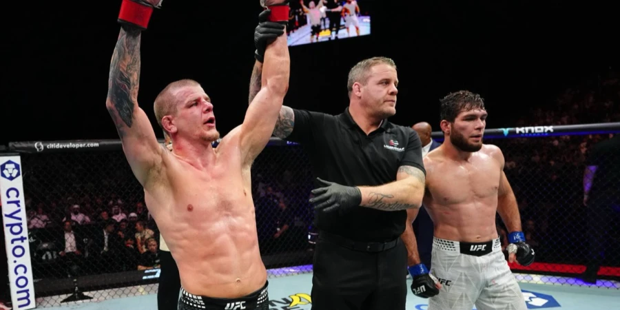 Нурулло Алиев лишился идеального рекорда после боя с американцем в UFC